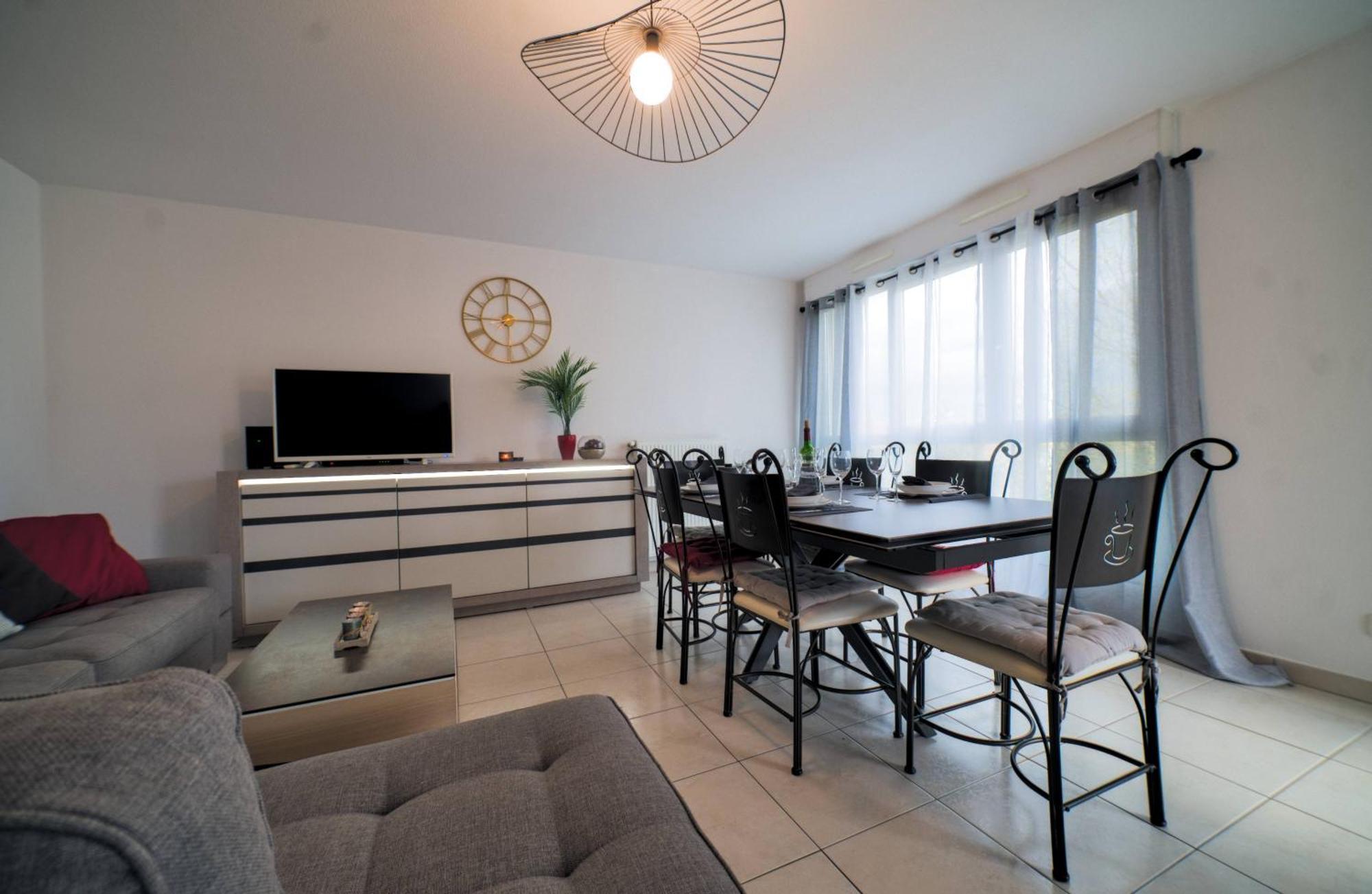 Appartement Lumineux, 80M², Proche Des Vosges Thann Bagian luar foto