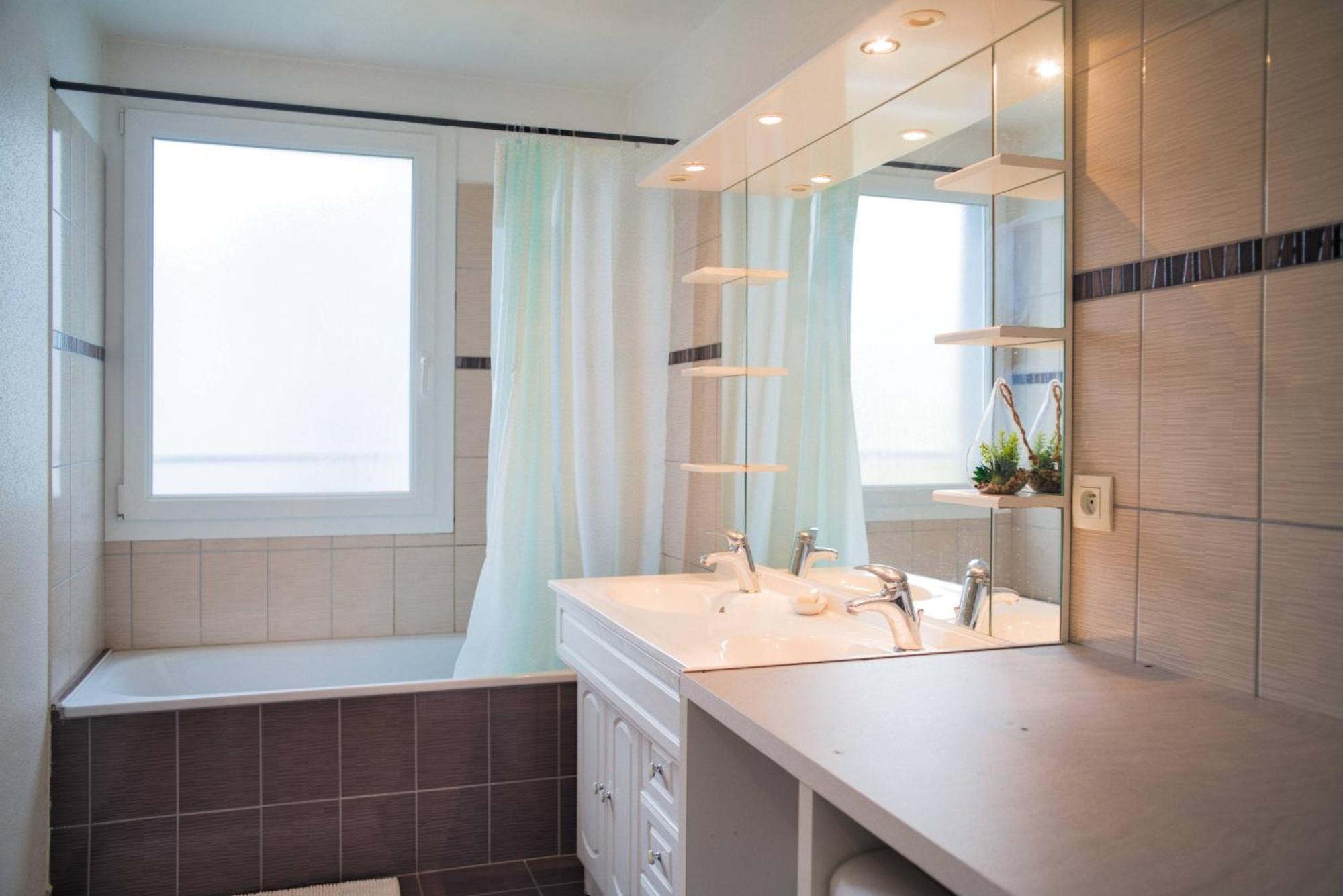 Appartement Lumineux, 80M², Proche Des Vosges Thann Bagian luar foto